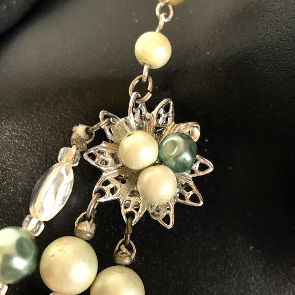 Green, Clear White Triple Strand Vintage Necklace Faux Pearl MCM Retro - Picture 8 of 8